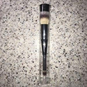 SOLD🚫Heavenly Luxe Complexion Perfection Brush #7